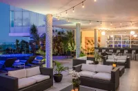 Fiesta Inn Cancun Las Americas - สระว่ายน้ำบนดาดฟ้า