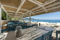 Mangia's Pollina Resort - parking