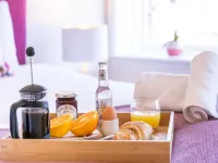 Nice Apartment With Lush Rooftop Terrace - Apartments