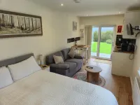 Misty Bay Lodge - parkir