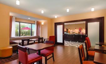 Hampton Inn Columbus-International Airport