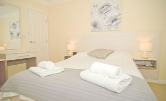 Room and Roof Southampton Serviced Apartments