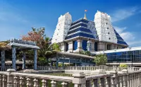 The Royal Comfort Hoteles cerca de Art of Living International Center