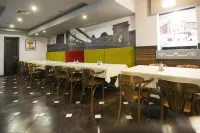 Green Hotel Budapest - Parkplatz