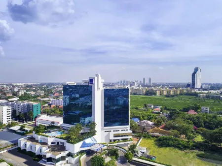 Novotel Bangkok Bangna Отели рядом с достопримечательностью «Ramkhamhaeng University Bang Na Campus»