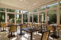 Hotel Henri IV Hotels in Coutras