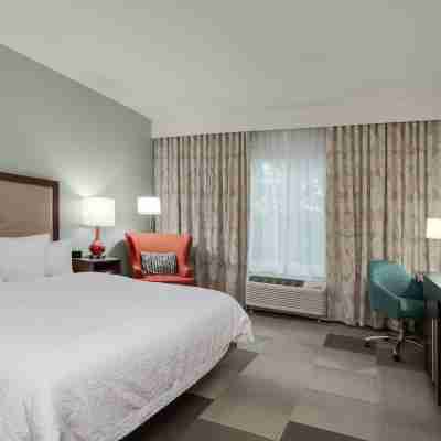 Hampton Inn & Suites DeLand Rooms