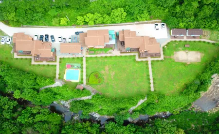 Jinan Demisaem Village Pension Отели в г. Чинан