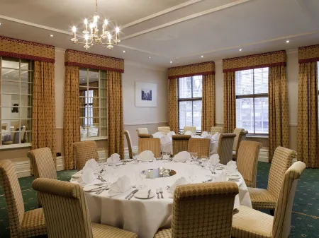Mercure Salisbury White Hart Hotel Отели рядом с достопримечательностью «Стоунхендж»