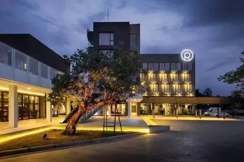 R Photo Hotel Hôtels à : Mueang Nakhon Phanom