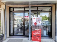 紅門飯店 - 近蓋薩諾購物中心將軍市 住宿飯店