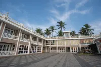 State Beach Resort & Spa فنادق في 