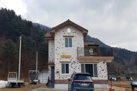 Gapyeong Grass Leaf Family House Отели рядом с достопримечательностью «Jara Island»
