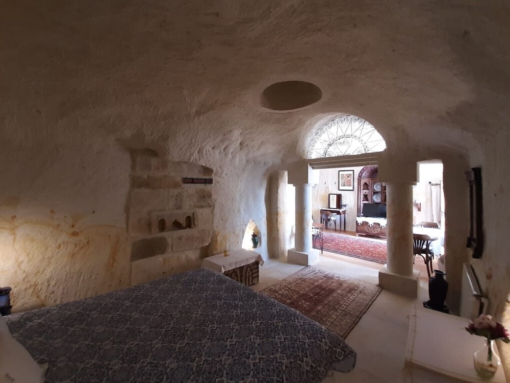 Elkep Evi Cave Hotel