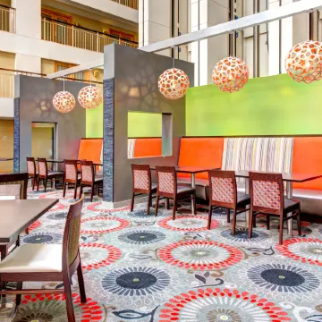 Embassy Suites by Hilton Chicago O'Hare Rosemont