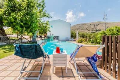Authentic Sicilian Charm with Pool, Sea View, Parking & Wi.fi