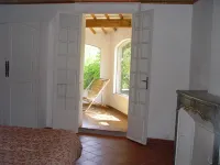 Family Apartment, 2-8 People, in Provence Mas 16th Cent., Pool, Garden, Parking - Homestays