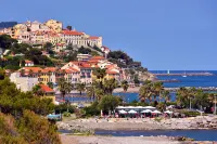 Sunrise Apartment Seaview 100m to Beach - Happy Rentals