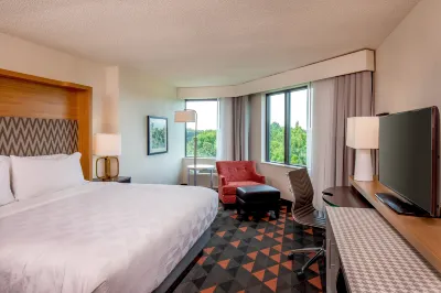 Holiday Inn Newport News - Hampton Hotel dekat Virginia Living Museum