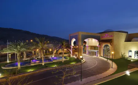 Crowne Plaza Jordan - Dead Sea Resort & Spa Отели в г. Ma'in