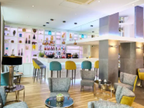 ベスト ウエスタン プラス ホテル カールトン アヌシー アヌシーのホテル