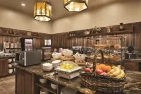 Glacier International Lodge - Breakfast