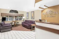 Microtel Inn & Suites by Wyndham Franklin Hotel di Macon County