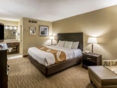 Quality Inn University Lansing ランシングのホテル