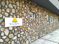 Silver Beach Hotel - Pet friendly