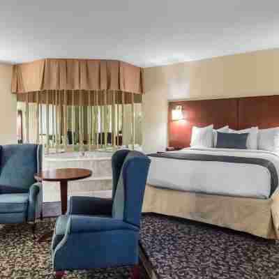 Quality Inn Mont-Laurier Rooms