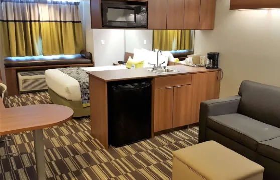 温德姆麥客達套房酒店貝爾維尤管理