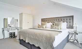 Luxury George Street Apartments: Castle Suite