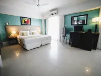 Ker Urquiza Hotel Hotels near Coghlan Station