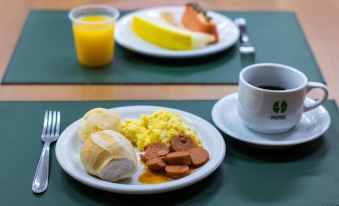 Hotel Dan Inn Poços de Caldas - A Melhor localização do Centro - Housity