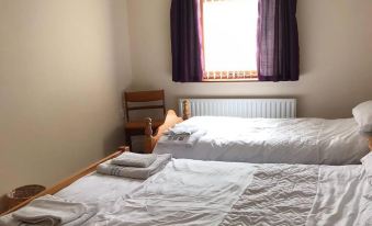 Central 2 Bed Apartment above Great Derry Pub