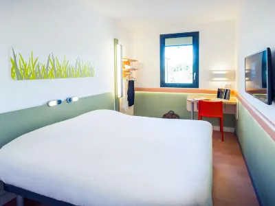 ibis budget Troyes Est Hôtels à : Laubressel