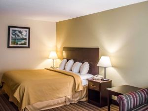 Quality Inn & Suites Pensacola Bayview