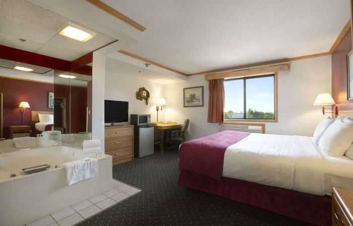 Super 8 by Wyndham Eveleth