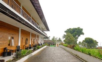 Hotel Kawi Surapatha - Housity
