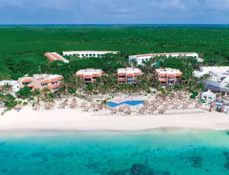 Sunscape Akumal Beach Resort & Spa - All Inclusive Отели рядом с достопримечательностью «Акумаль»