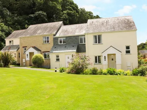 Breeze Cottage Hotels in Budock