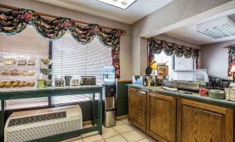 Quality Inn & Suites Mount Chalet