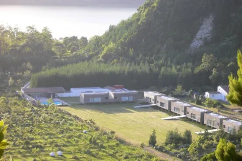 푸르나스 레이크 포레스트 리빙