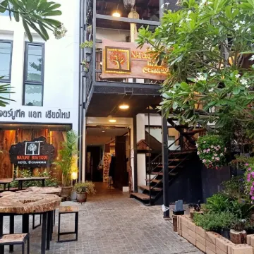 Nature Boutique Hotel @ Chiangmai Hotels near Nakornping Bridge