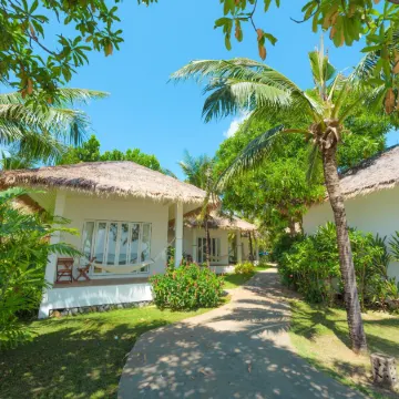 Sea Coco Resort Отели рядом с достопримечательностью «Здание из красного кирпича Tuek Daeng»
