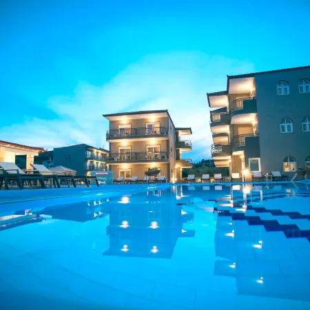 Royal Hotel and Suites
