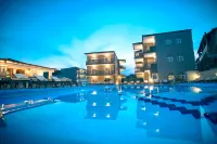 Royal Hotel and Suites - Beach