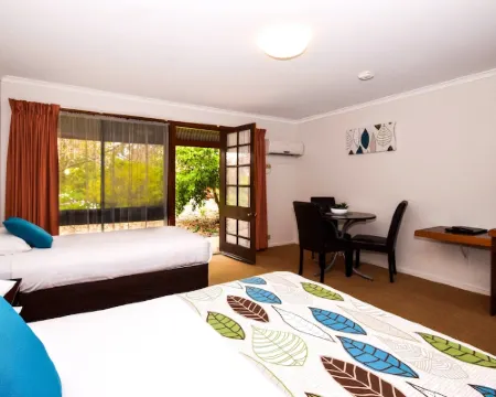 リバー カントリー イン モアマのホテル