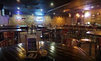 Best Price Motel & Suites - Housity