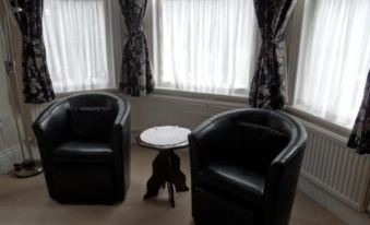 The Bays Guest House - Housity